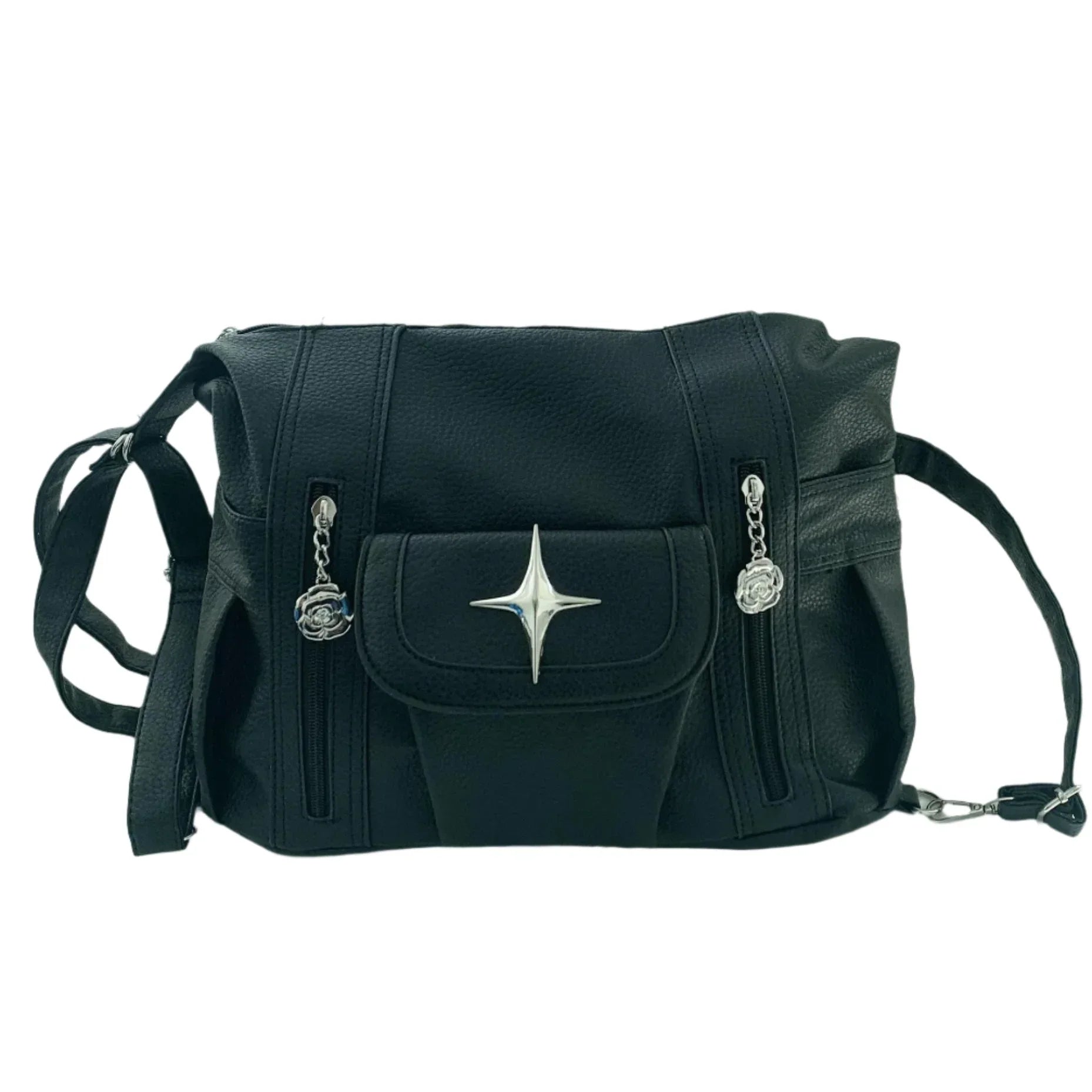 Borsa a tracolla nera in pelle con decorazione a stella argentata, tasche con cerniera e dettagli metallici. Accessorio moda elegante e versatile.