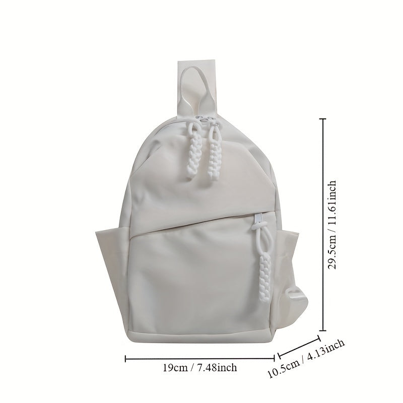 Zaino bianco in pelle sintetica, dimensioni 29,5x19x10,5 cm, con tasche laterali e chiusura a cerniera. Accessorio moda unisex, ideale per scuola o viaggio.