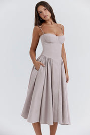 Bridget - Abito Vintage Elegante con Corsetto e Spalline Sottili