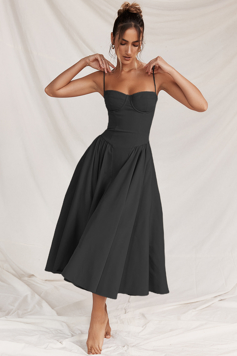 Bridget - Abito Vintage Elegante con Corsetto e Spalline Sottili