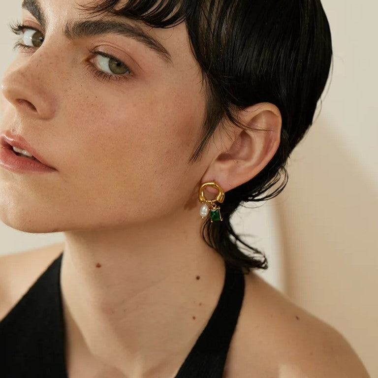 Maya | Eleganti orecchini con smeraldi e perle