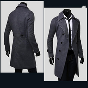 Cappotto uomo elegante grigio, doppio petto, lungo, con bottoni neri, stile formale, ideale per autunno e inverno. Moda maschile sofisticata.