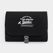 Borsa da viaggio nera con scritta bianca "Top player Together", chiusura a fibbia, design compatto. Accessorio ideale per viaggi lunghi.
