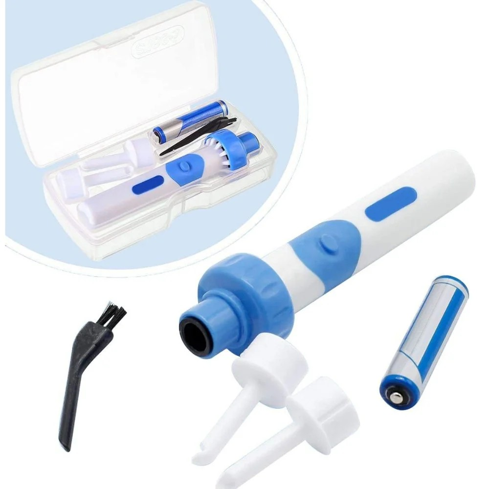 Kit pulizia orecchie elettrico blu e bianco, include spazzola, punte di ricambio e batteria, in custodia trasparente. Accessorio igiene personale.