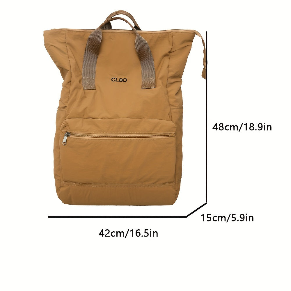 Zaino marrone chiaro CLBD, dimensioni 48x42x15 cm, con tasca frontale con zip e manici superiori. Design moderno e funzionale per viaggi e scuola.