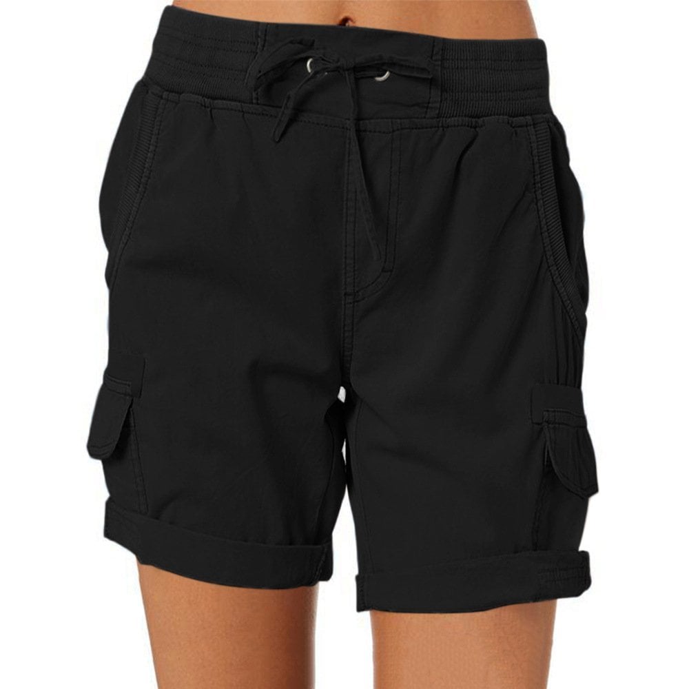 Shorts cargo neri da donna con tasche multiple, elastico in vita e coulisse. Ideali per look casual estivi. Tessuto leggero e confortevole.
