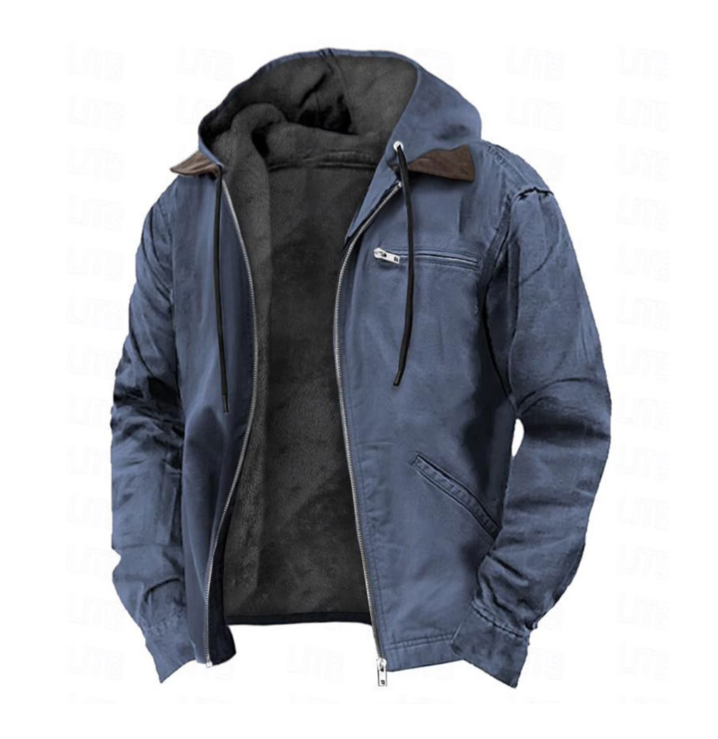 Giacca invernale uomo blu con cappuccio, zip frontale, tasca sul petto, interno foderato in pelliccia sintetica. Ideale per moda casual e outdoor.