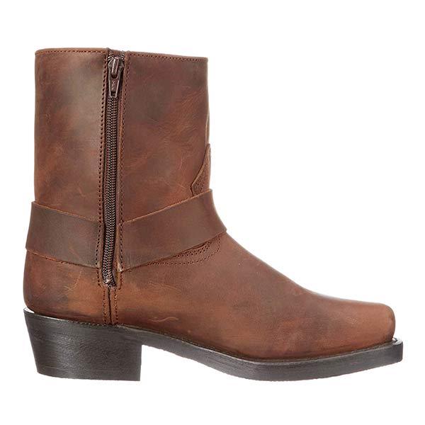 Stivaletto in pelle marrone con cerniera laterale, tacco basso e design classico. Calzatura uomo elegante e versatile, perfetta per ogni occasione.