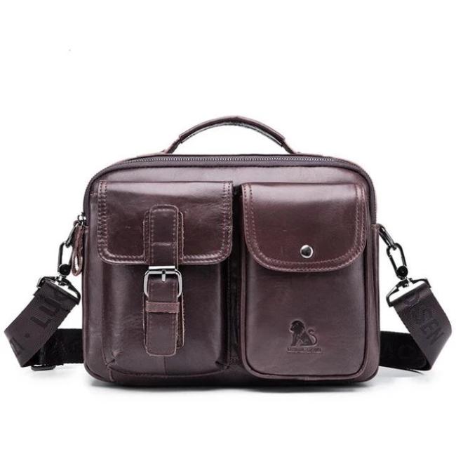 Borsa a tracolla in pelle marrone scuro con tasche multiple e cinturino regolabile. Design elegante e funzionale per uomo. Accessorio moda.