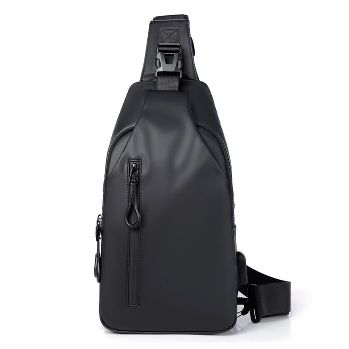 Zaino monospalla nero impermeabile, design moderno, con cerniera frontale e fibbia regolabile. Ideale per viaggi e uso quotidiano.