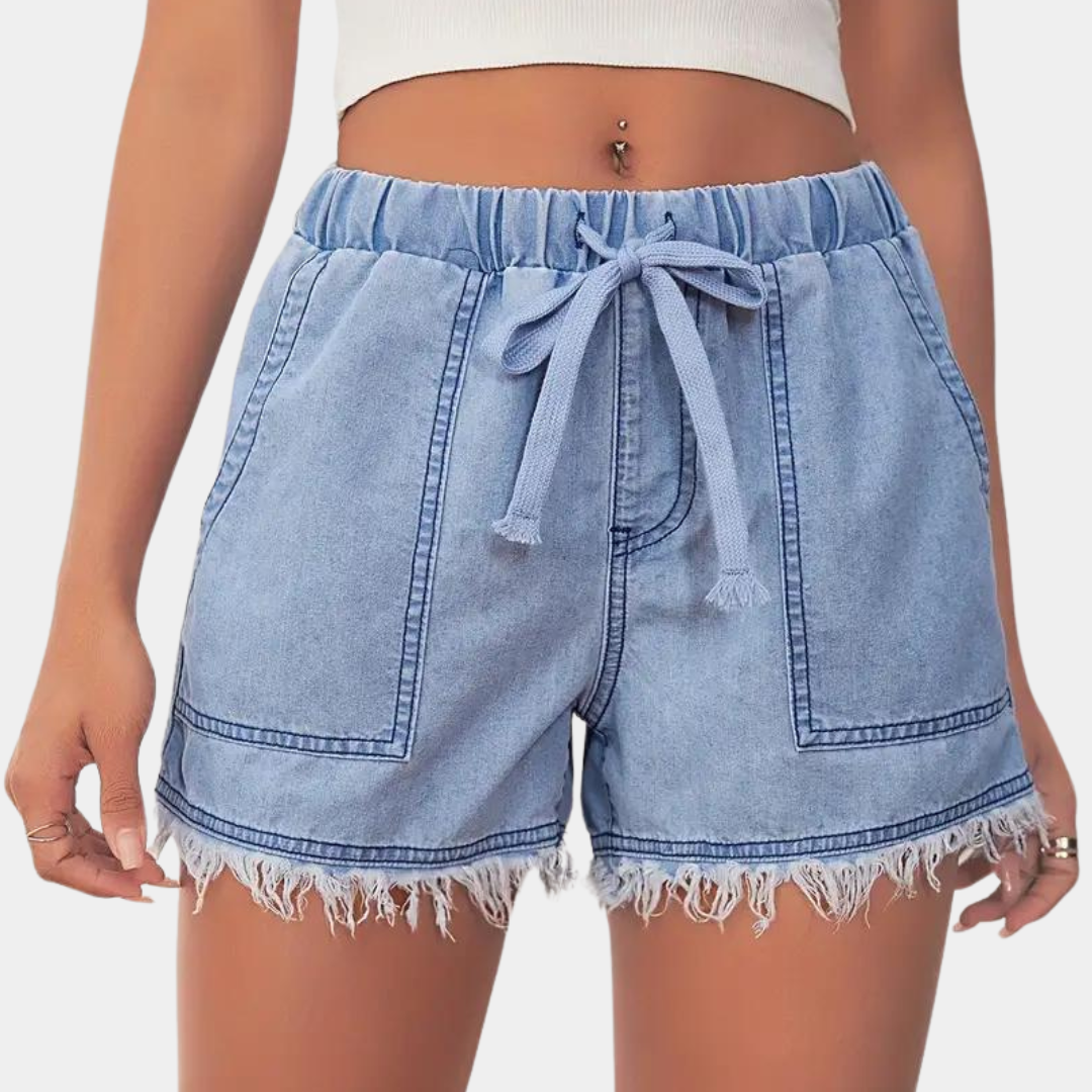 Shorts di jeans da donna con bordo sfrangiato, vita alta elasticizzata e laccio, tasche frontali, perfetti per look casual estivi.