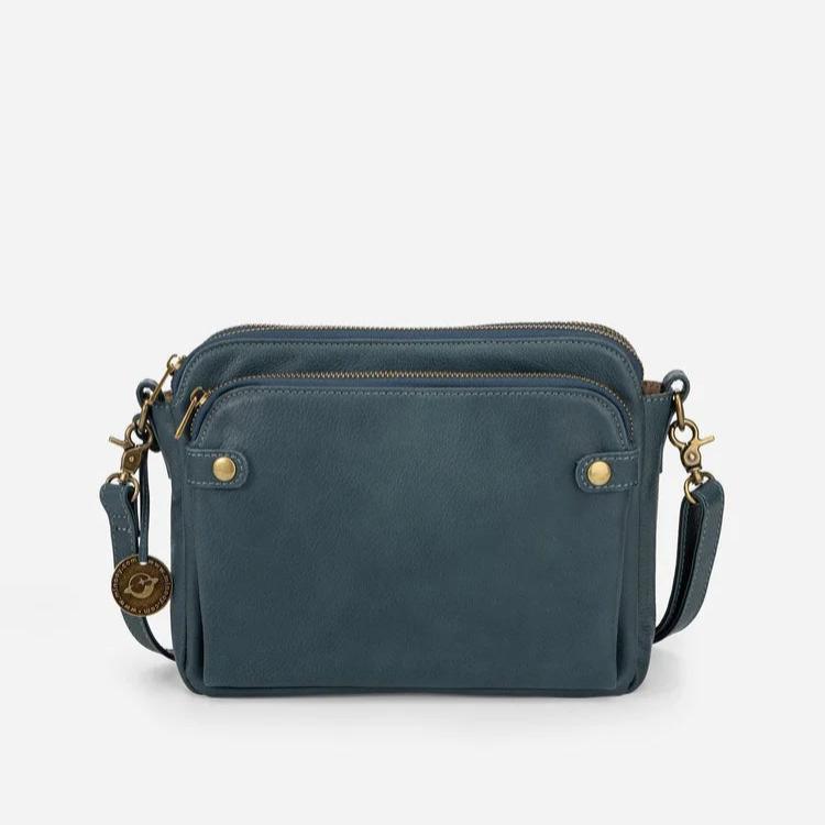Borsa a tracolla in pelle blu con doppia zip e dettagli in metallo dorato, design elegante e compatto, ideale per moda donna e accessori di lusso.