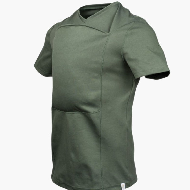 Maglietta verde militare da uomo, maniche corte, design moderno, tessuto traspirante, ideale per sport e tempo libero. Disponibile in varie taglie.