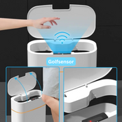 Pattumiera automatica bianca con sensore di movimento, coperchio aperto, design moderno. Ideale per cucina, bagno, ufficio. Tecnologia touchless.
