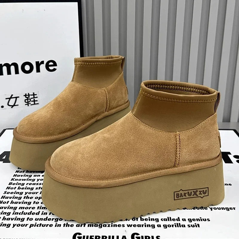 Stivaletti beige con zeppa alta, design moderno, suola spessa antiscivolo, ideali per moda autunno-inverno, calzature donna trendy e comode.
