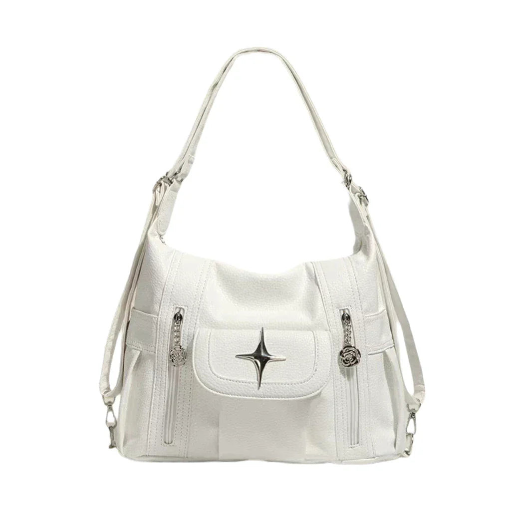 Borsa a spalla bianca in pelle sintetica con dettagli metallici argentati, tasche con zip, design elegante e moderno, perfetta per ogni occasione.
