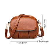 Borsa a tracolla in pelle marrone, dimensioni 17x14 cm, design compatto ed elegante, ideale per moda donna, accessori casual e quotidiani.
